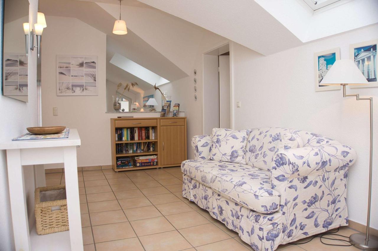 Balkon Mit Traumhaften Meerblick, Gratis Nutzung Vom Ahoi Erlebnisbad Und Sauna In Sellin Duenenhaus Fewo05 Goehren  Luaran gambar