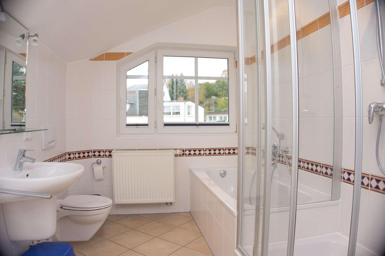 Balkon Mit Traumhaften Meerblick, Gratis Nutzung Vom Ahoi Erlebnisbad Und Sauna In Sellin Duenenhaus Fewo05 Goehren  Luaran gambar
