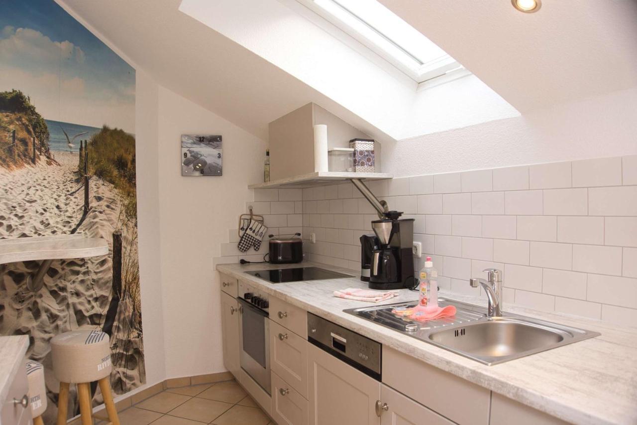 Balkon Mit Traumhaften Meerblick, Gratis Nutzung Vom Ahoi Erlebnisbad Und Sauna In Sellin Duenenhaus Fewo05 Goehren  Luaran gambar