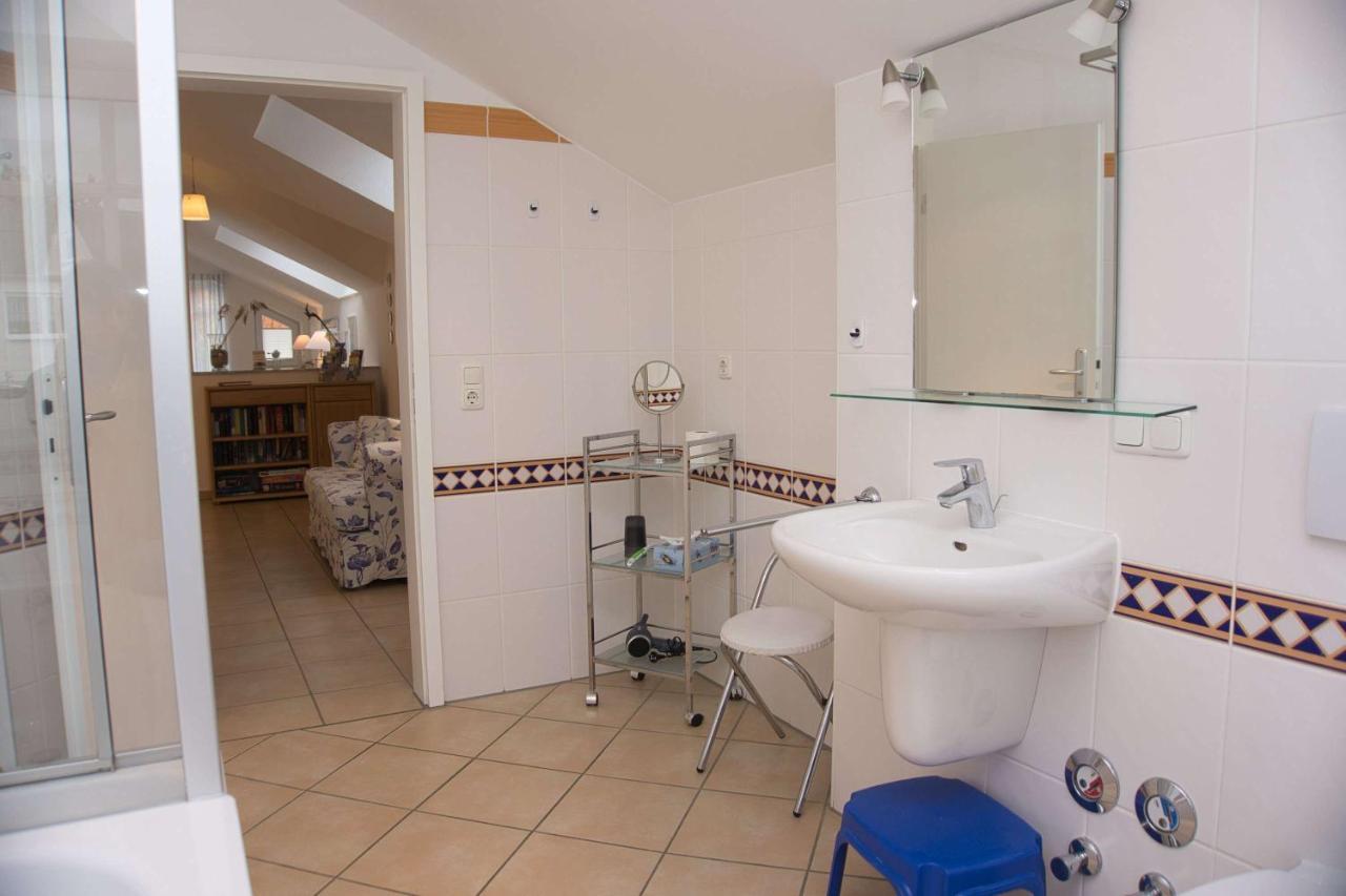 Balkon Mit Traumhaften Meerblick, Gratis Nutzung Vom Ahoi Erlebnisbad Und Sauna In Sellin Duenenhaus Fewo05 Goehren  Luaran gambar